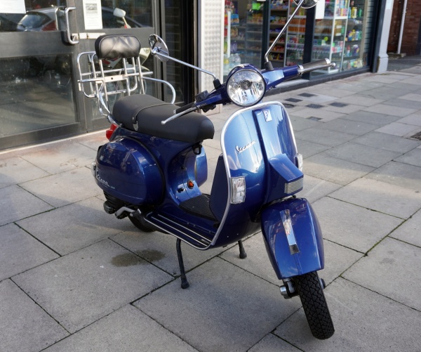 z SORRY NOW SOLD Vespa PX125 Scooter 2004 Piaggio Low Mile Mot 2024 Rack Books History