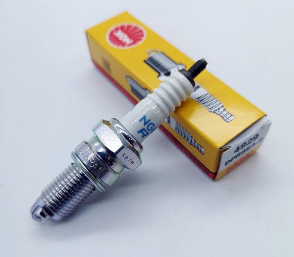 NGK Copper Core Spark Plug DPR8EA-9 DPR8EA9 Stock: 4929 Made In Japan Not India