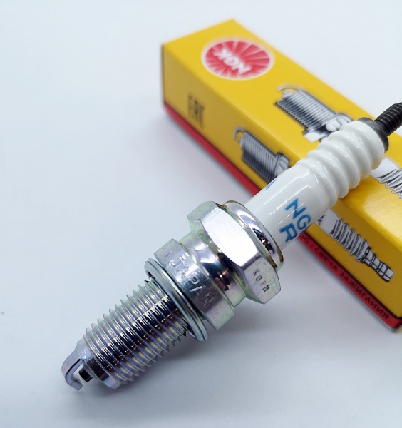 NGK Copper Core Spark Plug DPR8EA-9 DPR8EA9 Stock: 4929 Made In Japan Not India