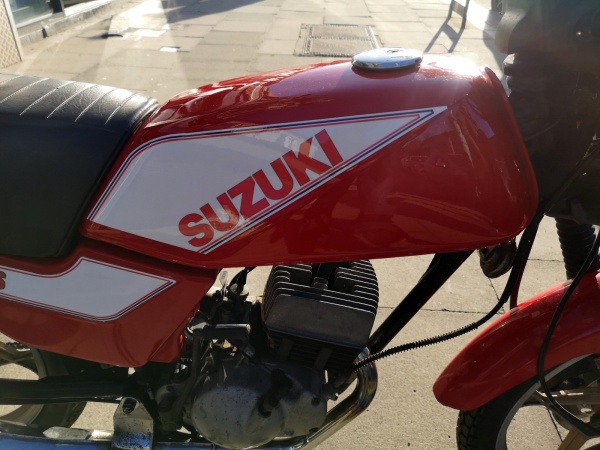 zSORRY NOW SOLD Suzuki ZR50S ZR 50 S Classic Motorcycle 1985 Moped New Mot HPI Clear