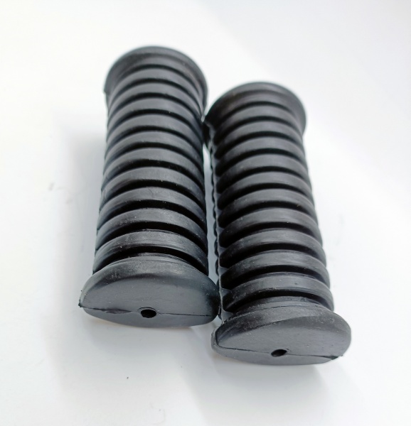 Yamaha FS1 FS1E DX YB100 RD50 RS100 RS125 Front Footrest Rubbers 122-27413-00