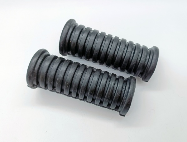 Yamaha FS1 FS1E DX YB100 RD50 RS100 RS125 Front Footrest Rubbers 122-27413-00