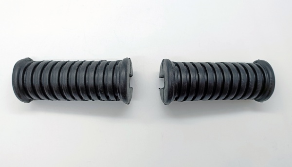 Yamaha FS1 FS1E DX YB100 RD50 RS100 RS125 Front Footrest Rubbers 122-27413-00